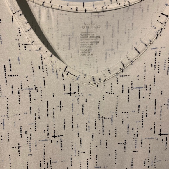 Michel Studio T-Shirt V-Neck - Picture 4 of 5